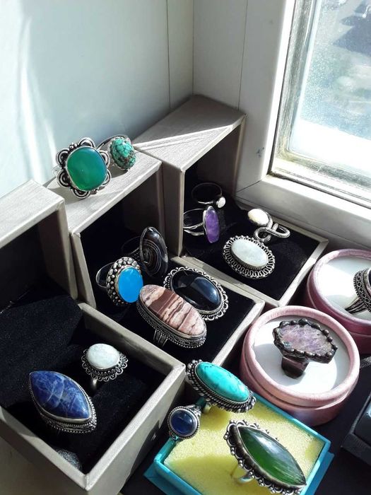 Кольцо с натуральным камнем