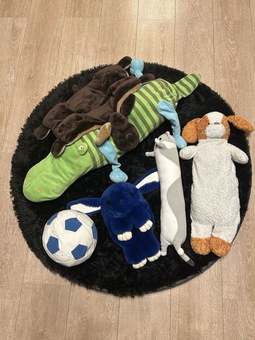 Корзина с мягкими игрушками