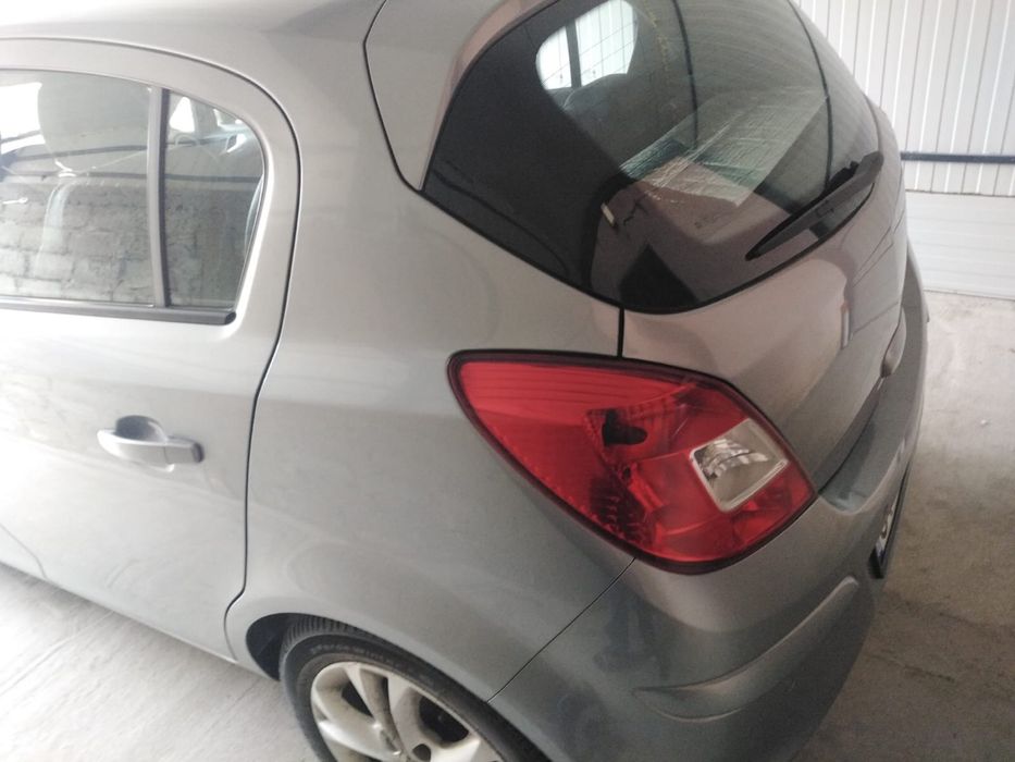 Vând Opel corsa 1,7 diesel, anul 2011