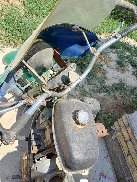 Motosikil Srochna sotiladi