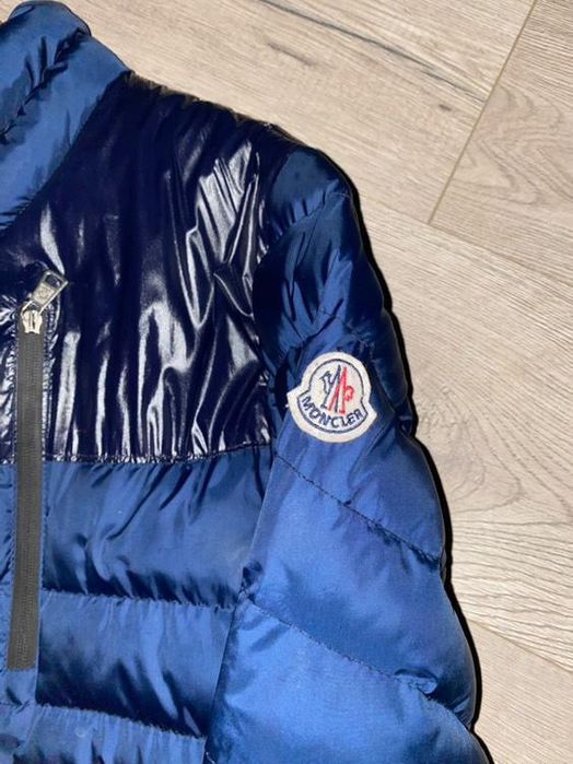 Geaca Moncler albastra