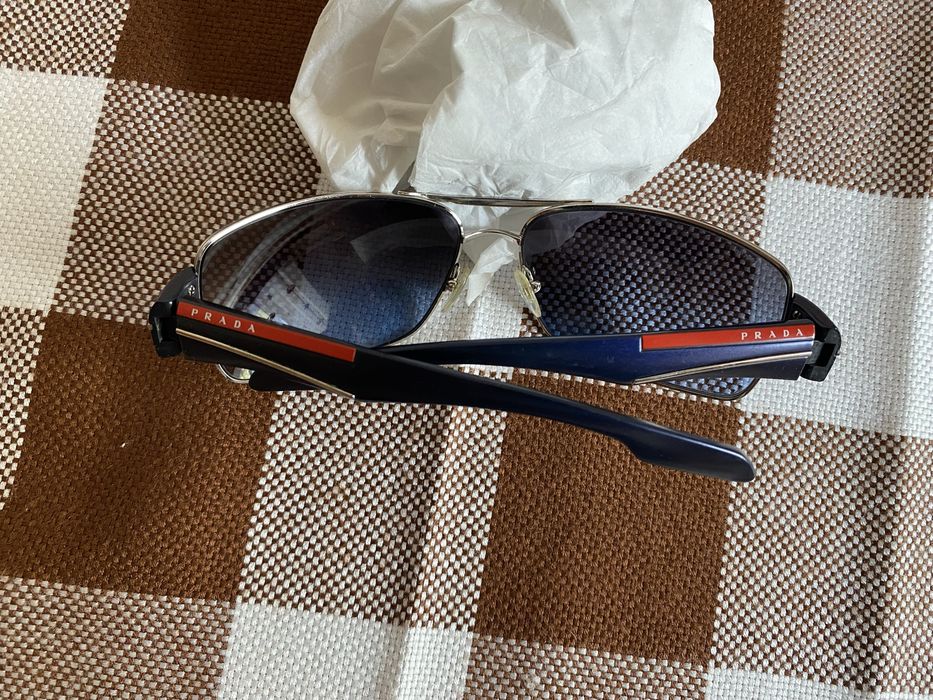 Vînd ochelari de soare ,PRADA ,
