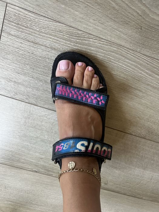 Сандали дамски