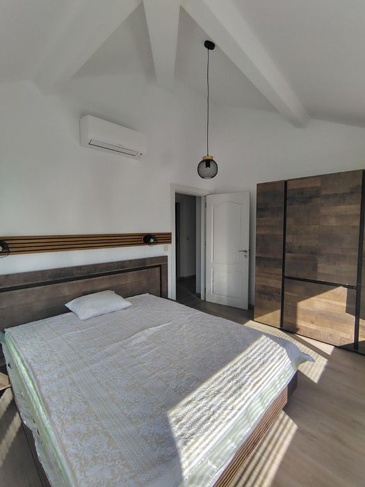 Дава се под наем Тристаен апартамент в Варна, Център - 90 кв.м за 1000 € - Снимка #6