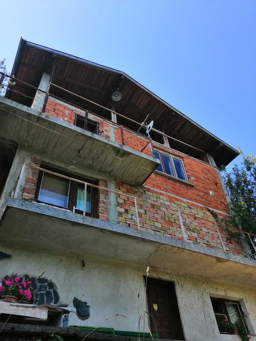 ПРОДАВА СЕ КЪЩА - Вилна зона, с. Макоцево