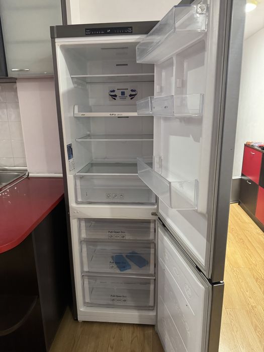 Combină frigorifică Samsung No Frost RB29FSRNDSA/EF – 650 lei