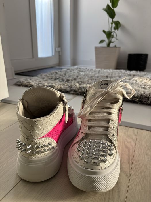 Adidași Atelierul lui Sârbu