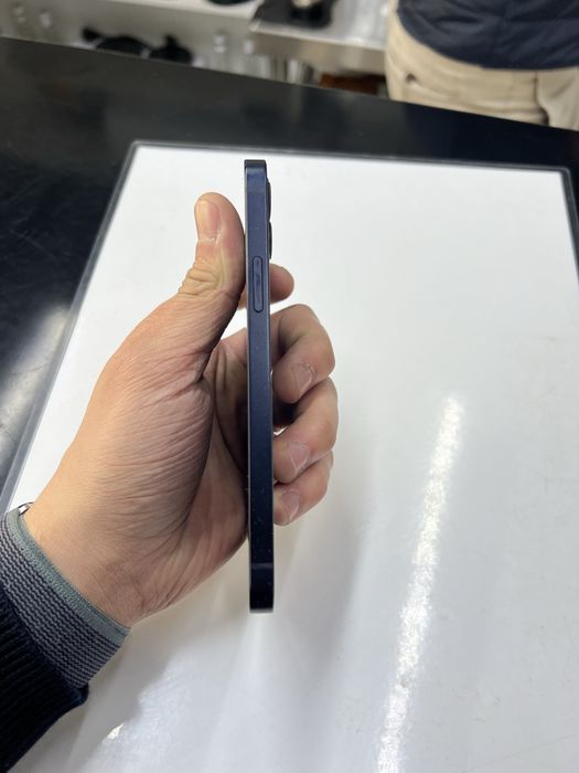 Айфон 12 сатам срочно