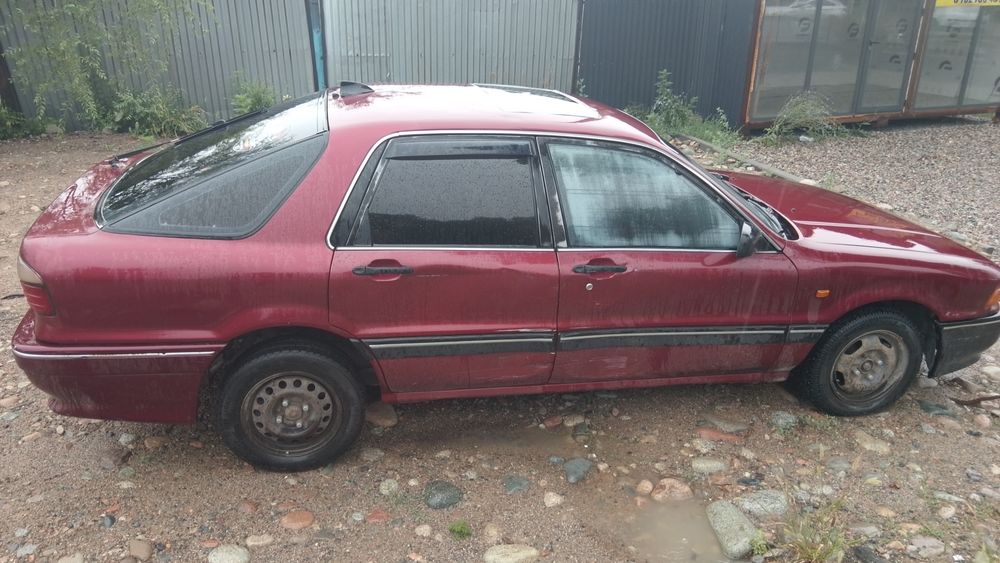 Mitsubishi Galant