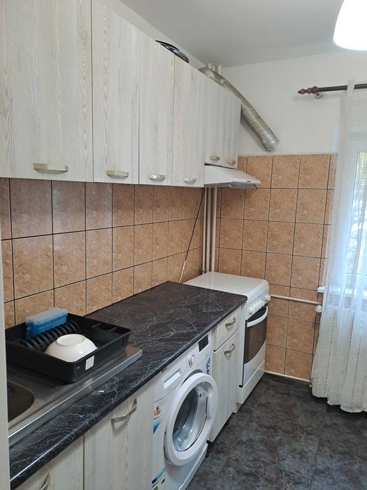 De Inchiriat: Garsoniera, 13 Septembrie - Botorani