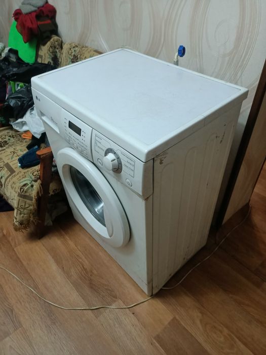 Стиральная машинка под ремонт