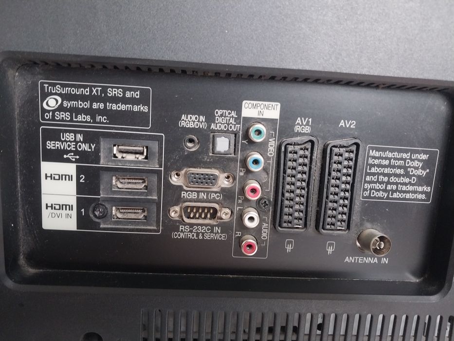 Телевизор LG 80см. Не смарт. С кронштейном.