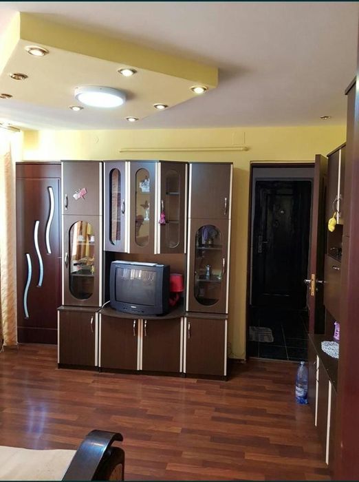 Vând apartament cu 2 camere in zona Libertatii