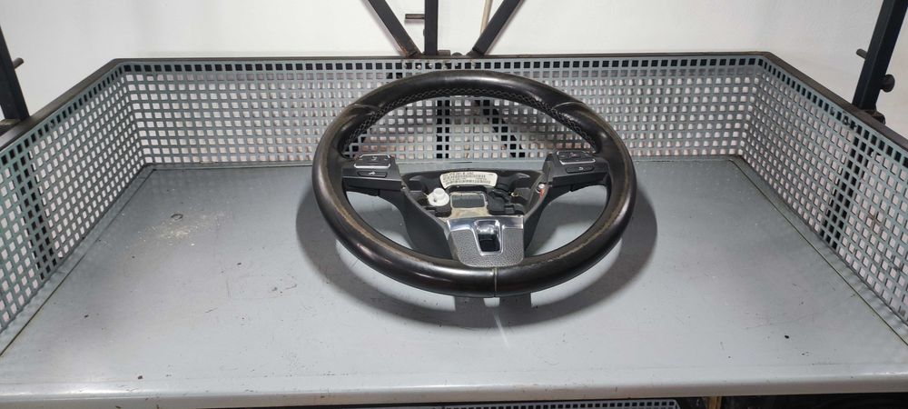 Volan piele cu comenzi  volkswagen vw golf 6 break 1.6 tdi CAY