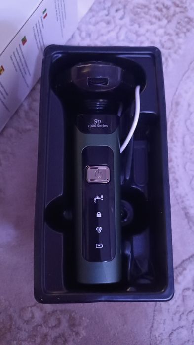 9D Shaver 7000 Series — yangi