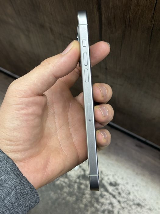 iPhone 15 pro max 256gb sim