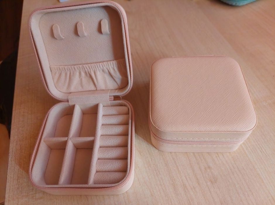 Кутия за аксесоари