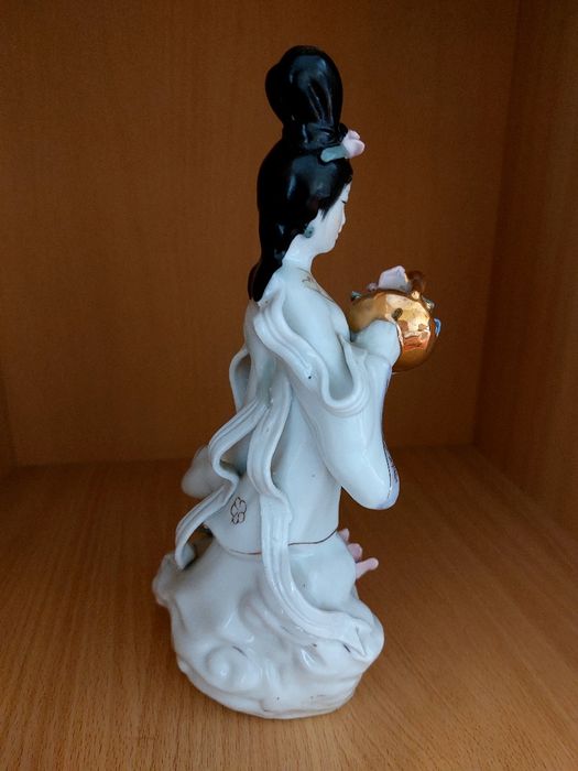 Продам статуэтку