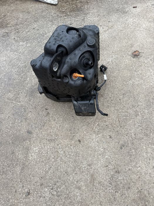 Казанче помпа адблу БМВ Х5/Х6 ф15/ф16 / adblue Bmw x5/x6