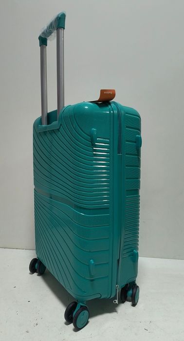 Куфари от поликарбонат в среден  и голям размер / безплатна доставка/