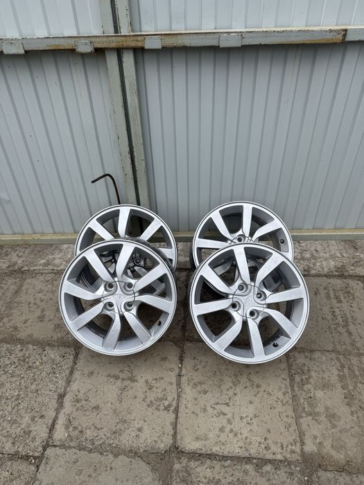 Титановые диски LADA R15 4x98 в отличном состоянии