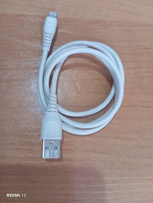 Продам айфон заридка шнур 2 шт