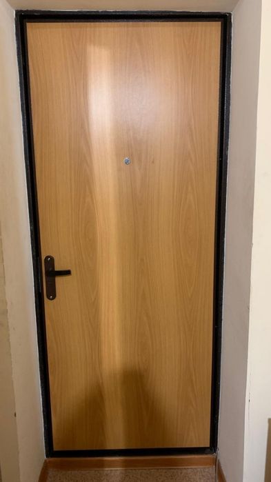 Продам входную дверь!