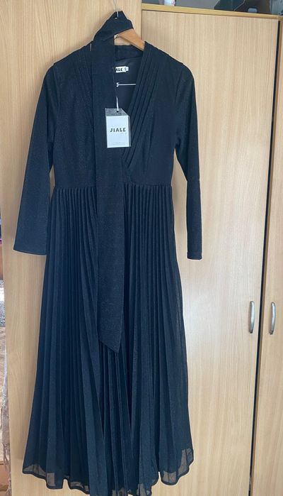 Продам  ПОЛЬТО ,платье, плащ