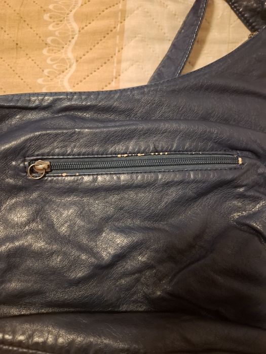 Подарявам четири чанти - лично предаване