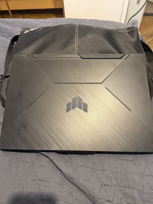 Vând laptop ASUS TUF Gaming F15