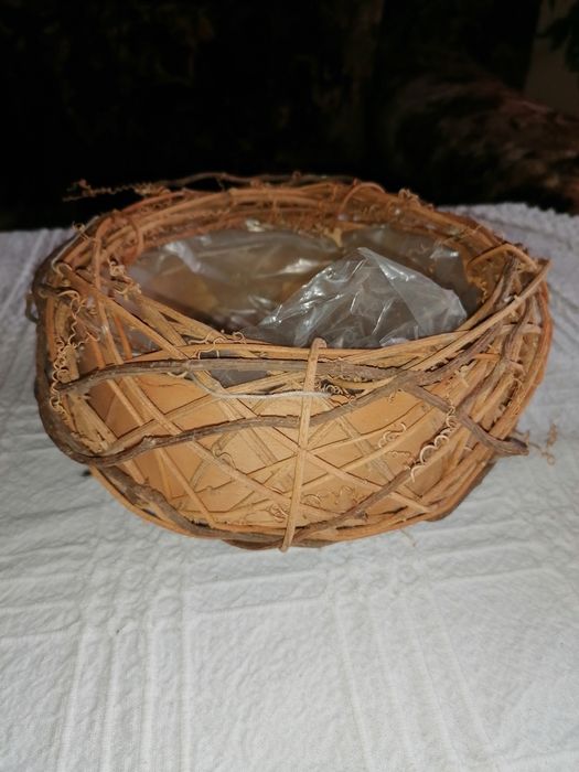 Непотребни кашпи обща цена 15 лева