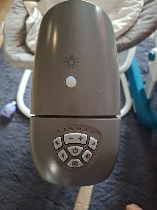 Vând balansoar bebe Joie