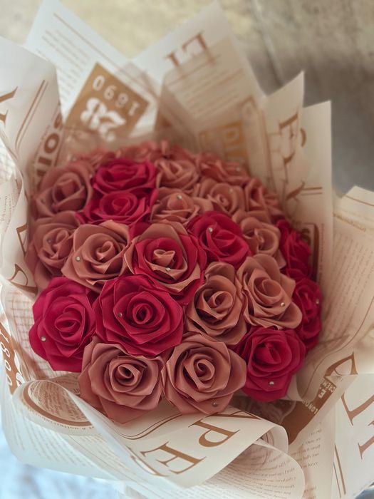 Букети от сатенени рози