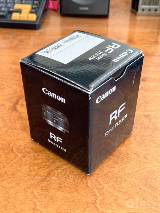 canon rf 50mm f/1.8 stm в идеальном состоянии