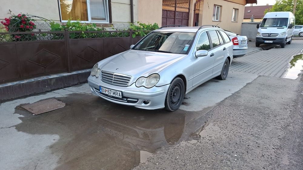 Vând Mercedes compresor C180 benzină