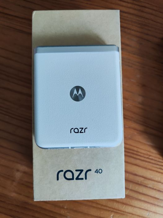 Motorola RAZR 40 impecabil