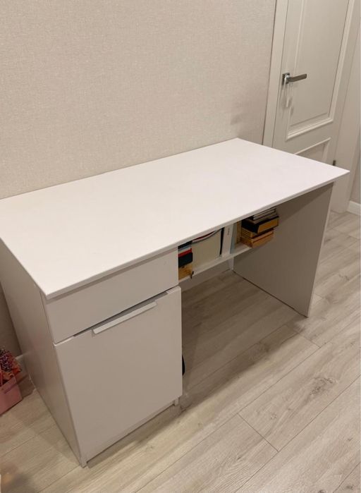 Стол письменный