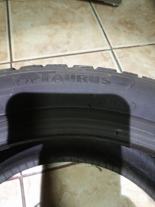 Vind set de 4 cauciucuri 215