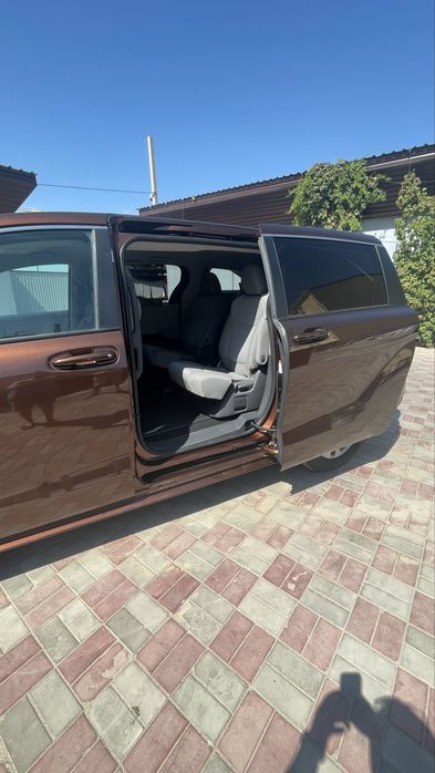 Сдам в аренду автомобиль Sienna