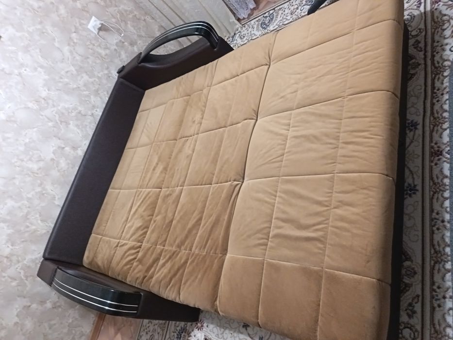 Продам диван. Б/У