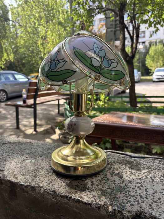 Винтидж лампа от стъкло