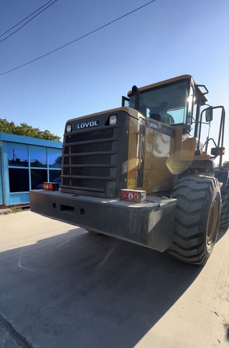 Pogruzchik Lovol 3 kuba yili 2024 faqat naqdga