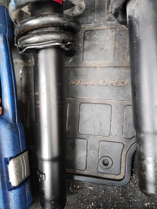 Предни амортисьори Каяба за Хонда Акорд 7 ген