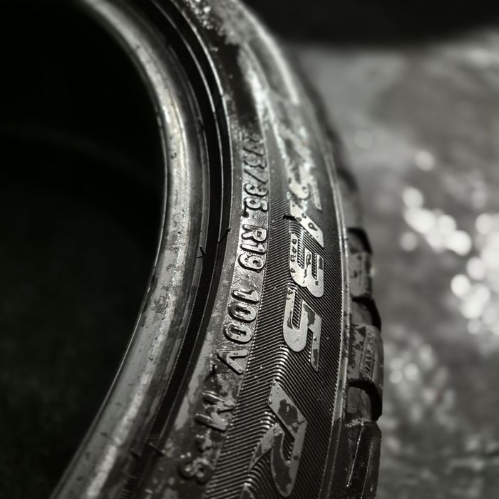 275 35 19 O bucată Pirelli iarnă