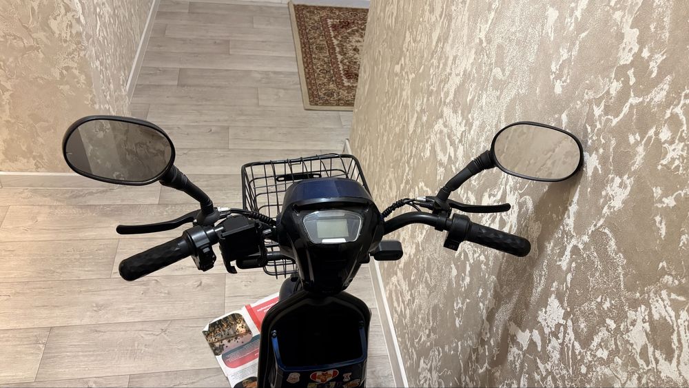 Продам скутер синий