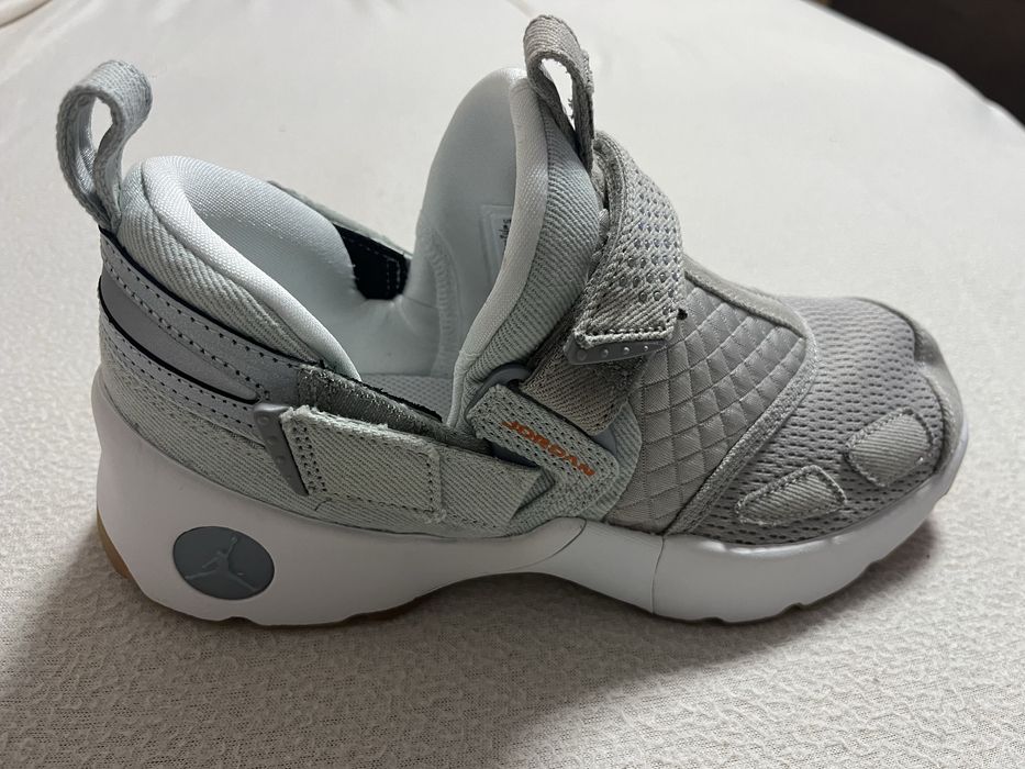 Продавам маратонки Jordan/Джордан 2 чифта