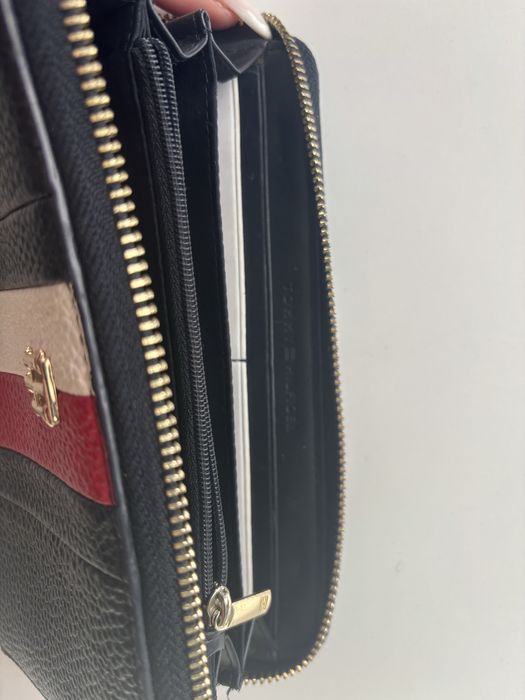 Потрмоне tommy hilfiger