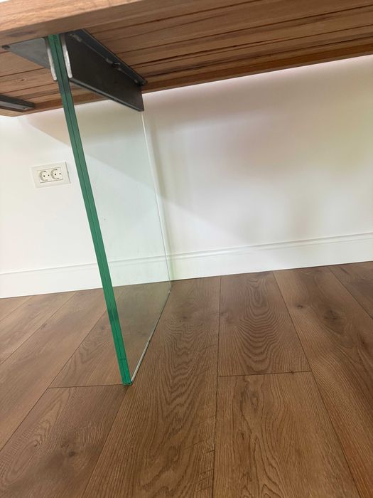 Masa din stejar lemn masiv cu picioare din sticla