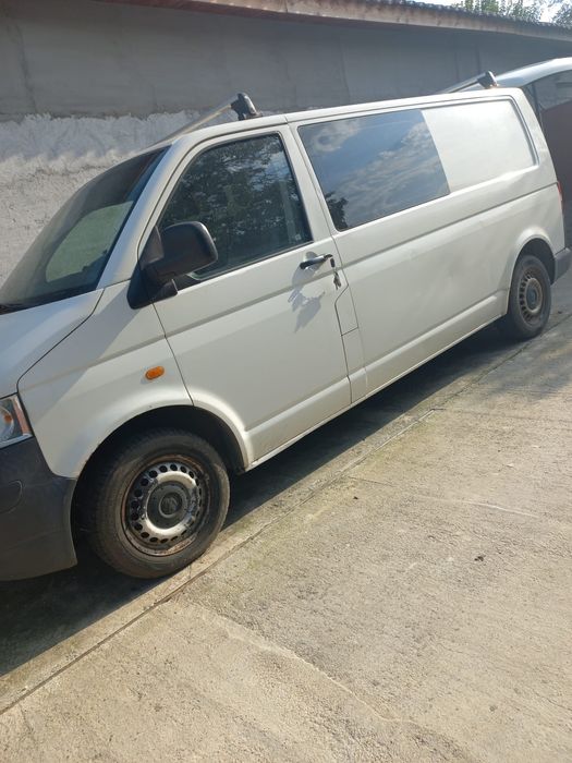 Mașină Volkswagen Transporter