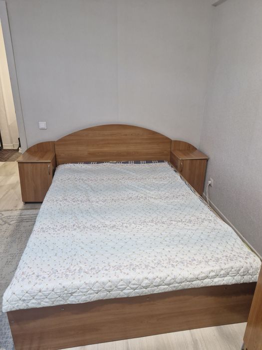Продам спальный гарнитур